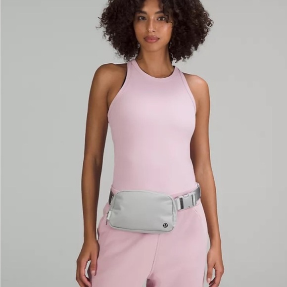 Lululemon 1L Go Everywhere Belt Bag Silver and White **Brand New!** - Picture 4 of 5